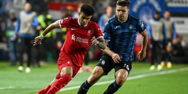 Luis Diaz, del Liverpool, en un ataque ante el Atalanta.