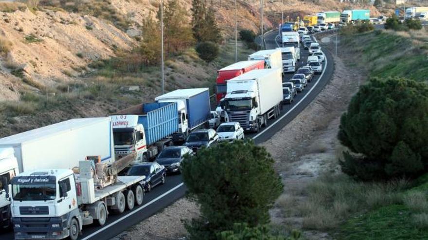 La red aprovechaba la gran demanda de transportistas en Murcia y Alicante