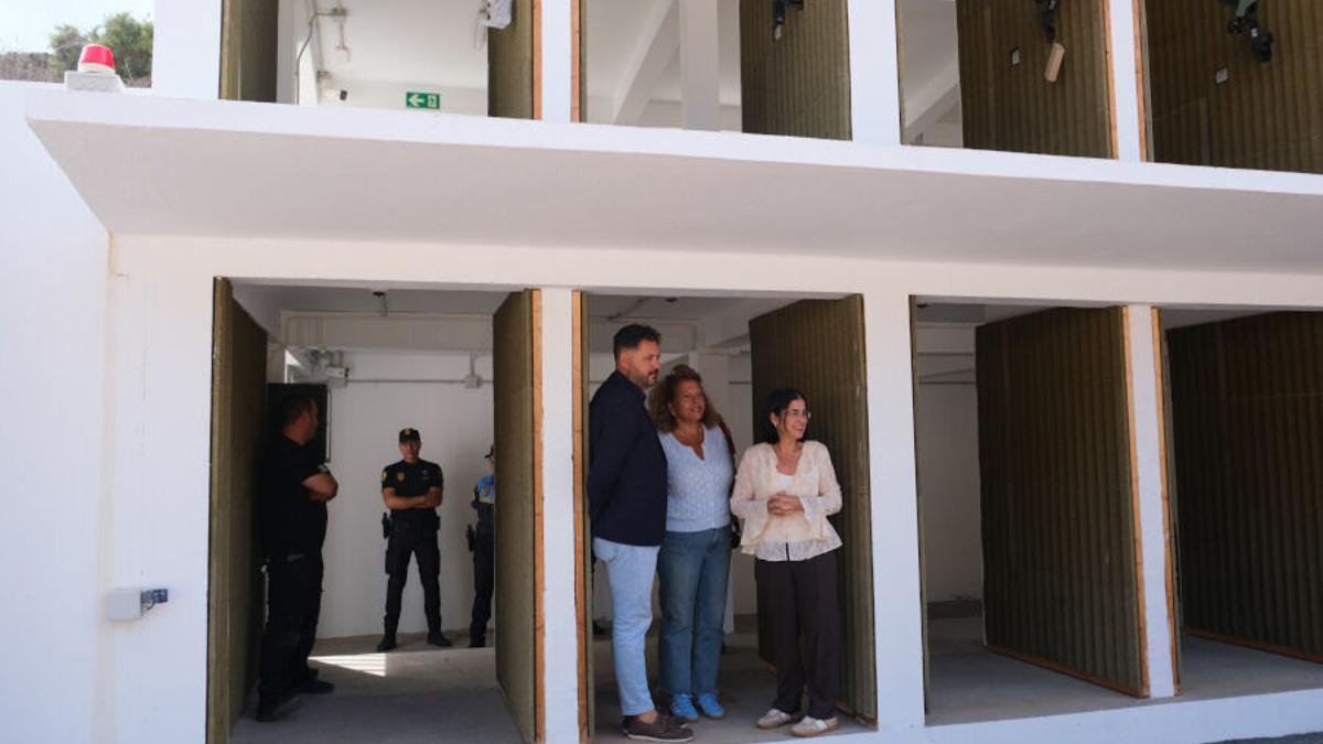 Visita de Carolina Darias y Josué Íñiguez al nuevo campo de tiro.