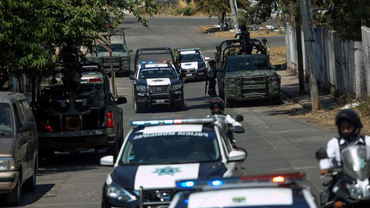 La policía municipal mexicana acude al lugar del ataque.