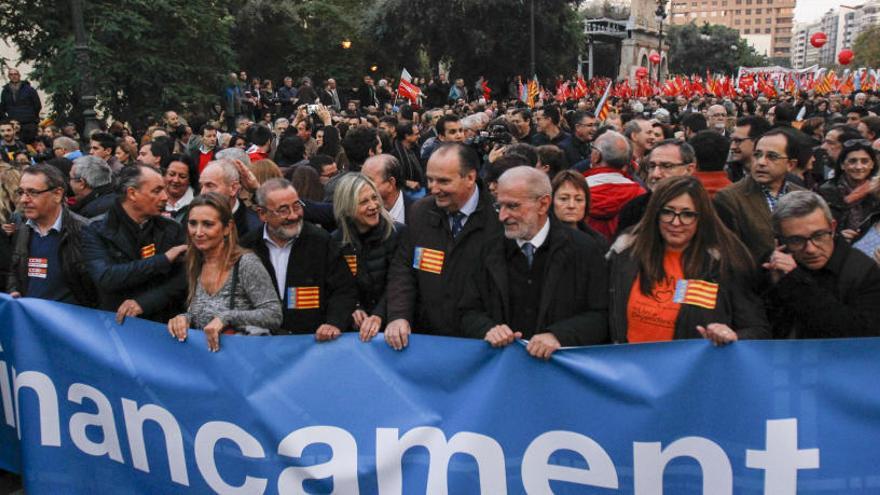 &quot;Los valencianos ya no podemos más&quot;