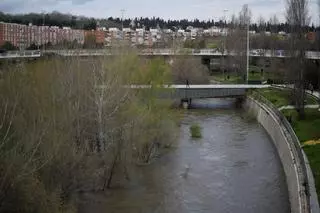 Emergencias recomienda restringir los desplazamientos ante las fuertes lluvias y posibles inundaciones en Madrid