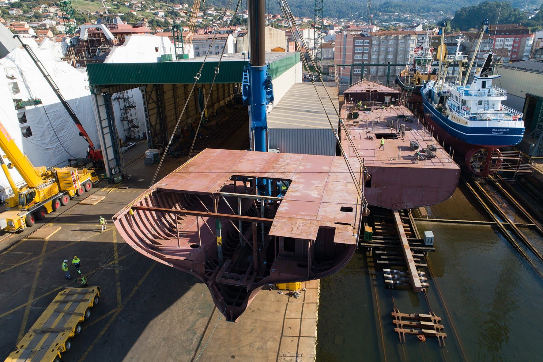 El neuvo buque de Profand deja atás las espinas