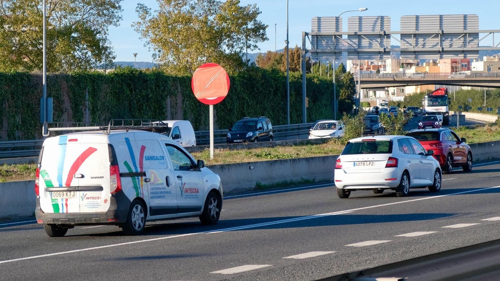 Vía de Cintura de Palma: Las fotos de las nuevas señalas con la limitación de velocidad a 100 kilómetros por hora