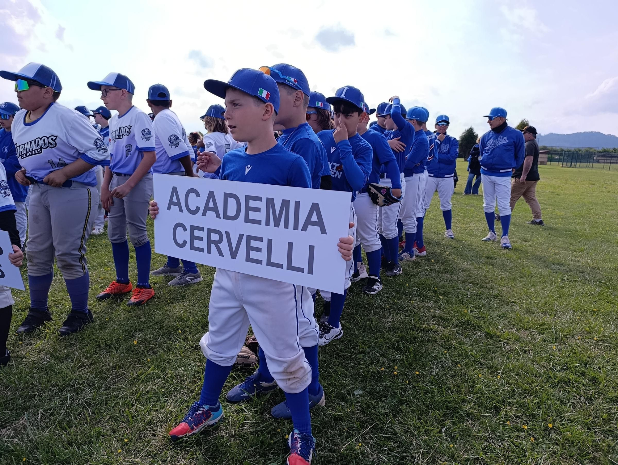El campeonato Europeo de la Pony League de Béisbol batea en Llanera