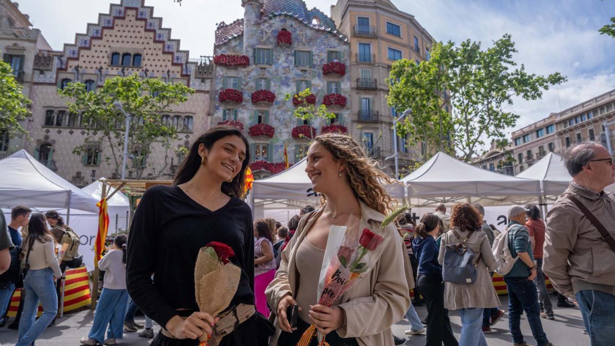 Un Sant Jordi de récord, en imágenes