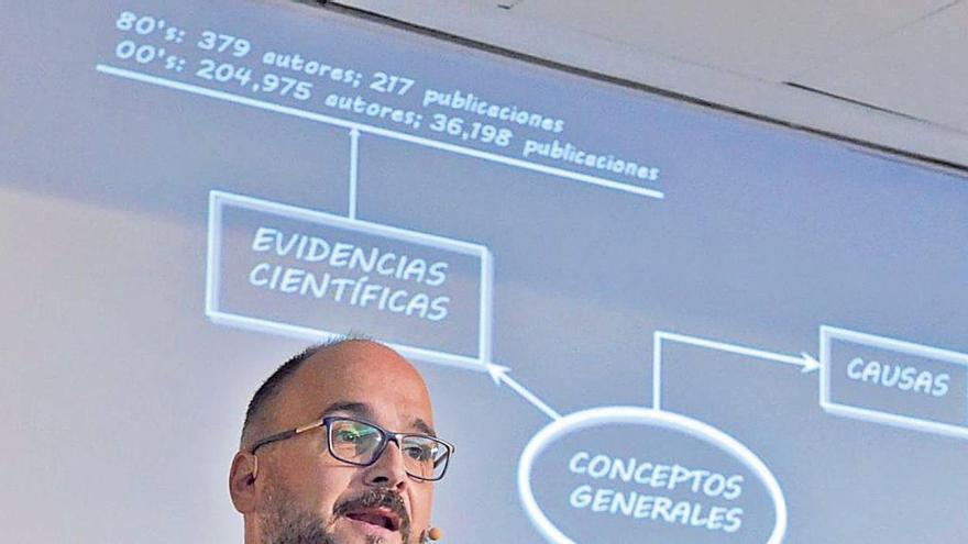 El consejero de Transición Ecológica, José Antonio Valbuena, ayer en el Club La Provincia.