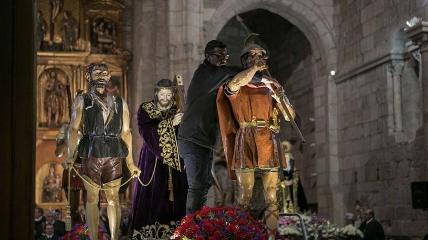 A los pasos de la Semana Santa de Zamora no les gusta el baile