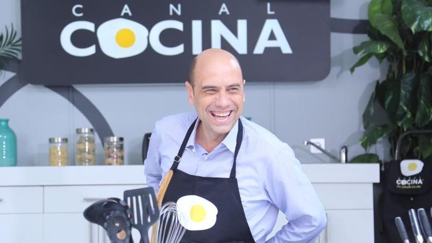 Gabriel Echávarri se pone el delantal para el Canal Cocina