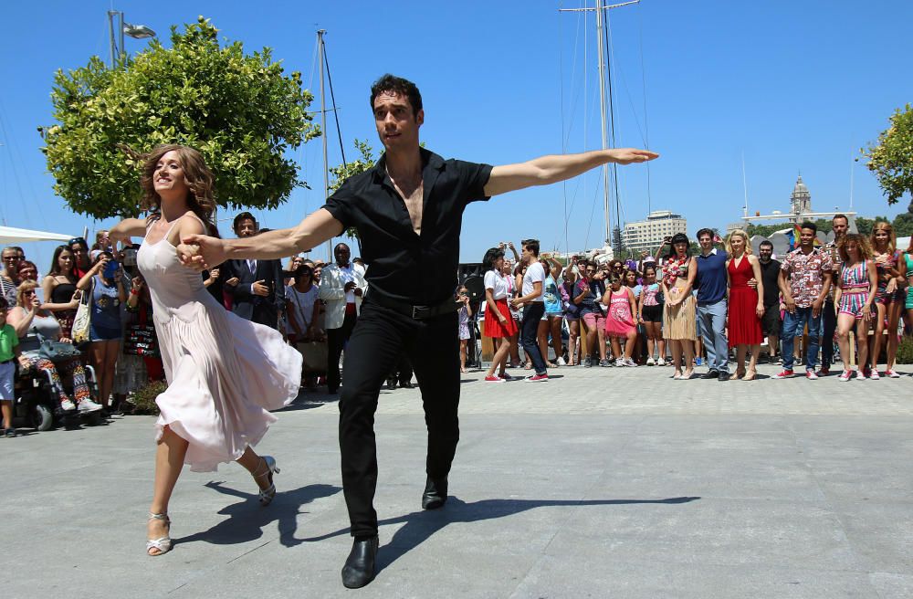 El musical Dirty Dancing sale a la calle en Málaga.