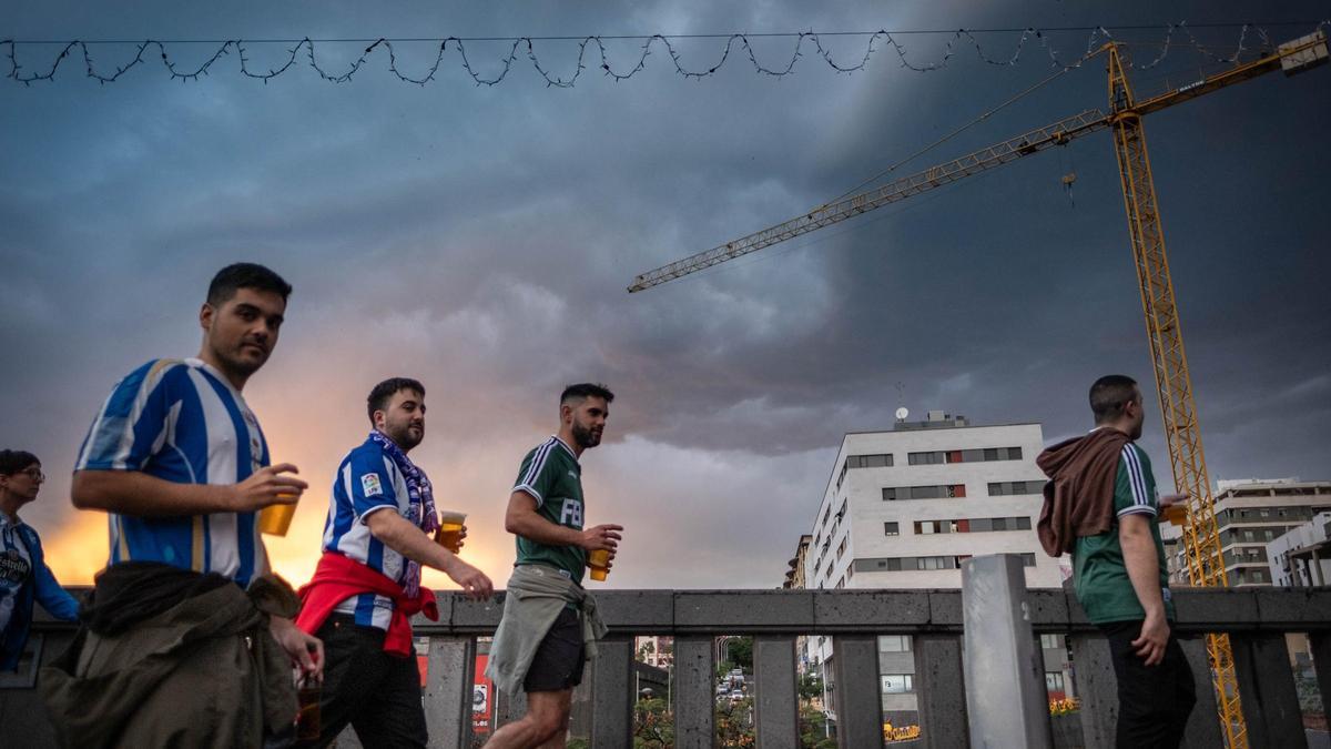 Aficionados del Deportivo este domingo en la capital tinerfeña.