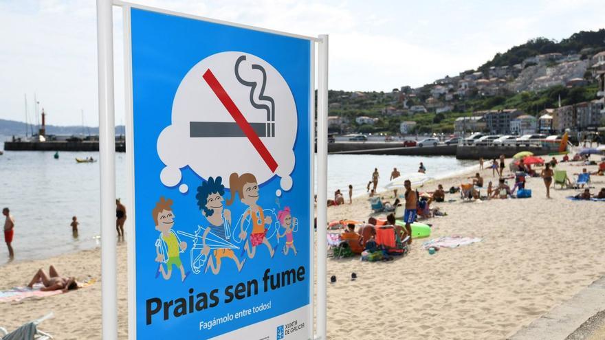 Apenas el 20% de las playas de Área de Compostela son libres de humo