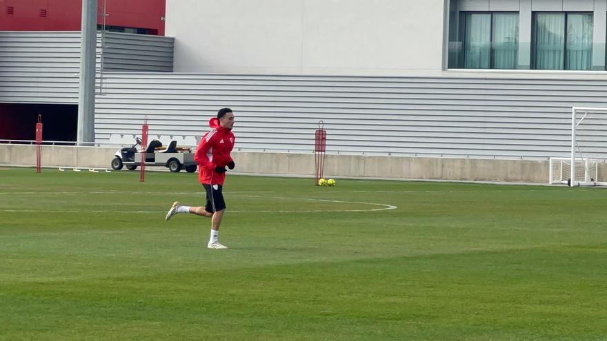 Vídeo | Rubén Vargas se ejercita en solitario en el entrenamiento del Sevilla FC