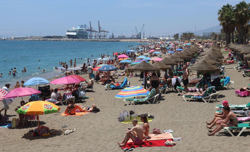 A dos semanas del inicio del verano, La Malagueta, La Misericordia y Sacaba presentaron una gran afluencia de bañistas por las altas temperaturas en la ciudad