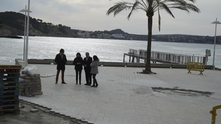 Las autoridades municipales han visitado hoy las obras en Peguera.