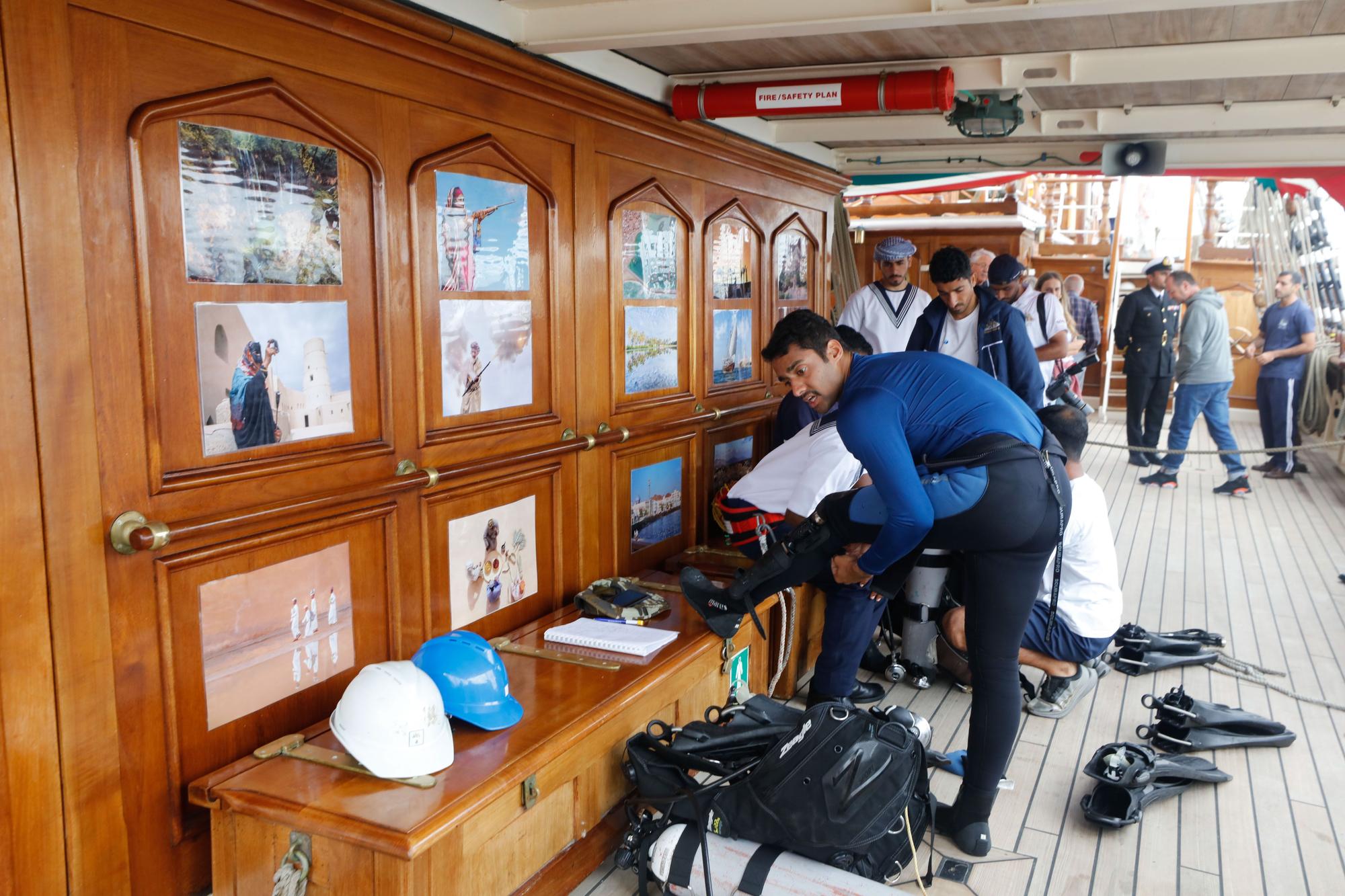 Jornada de puertas abiertas en el velero de Omán barco escuela 'Royal Shabab Omán 2'