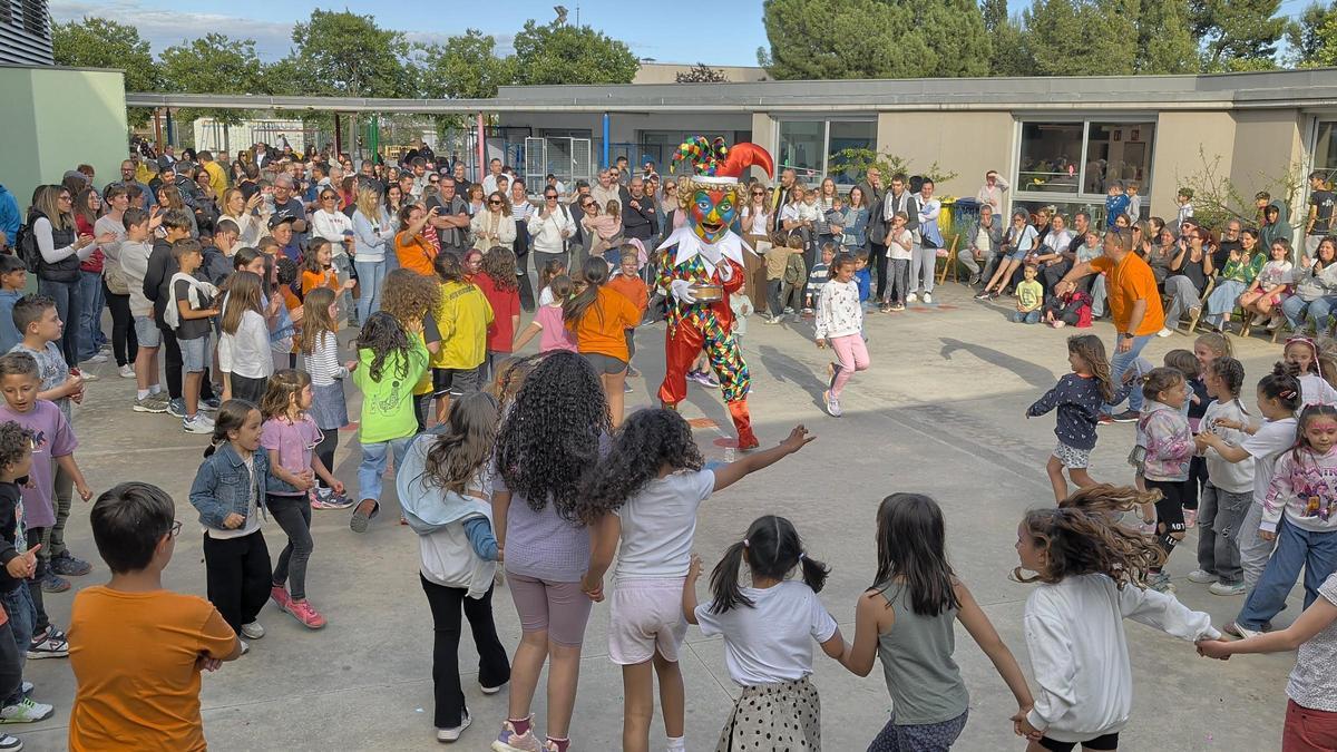 L’escola Joncadella de Sant Joan celebra la seva festa L’escola Joncadella de Sant Joan celebra la seva festa