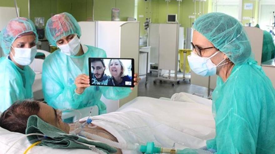 Videotrucada d&#039;un pacient amb la família, a l&#039;hospital Trueta de Girona