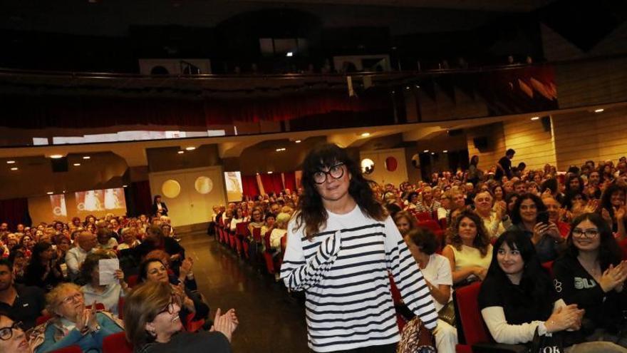 Isabel Coixet se confiesa en Avilés ante medio millar de personas: "Aprendí a hacer cine viendo cine"