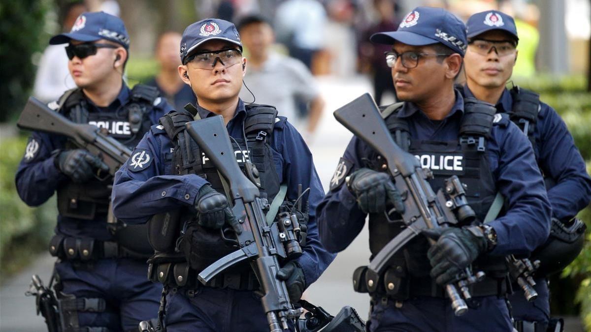 policia en cumbre de singapur