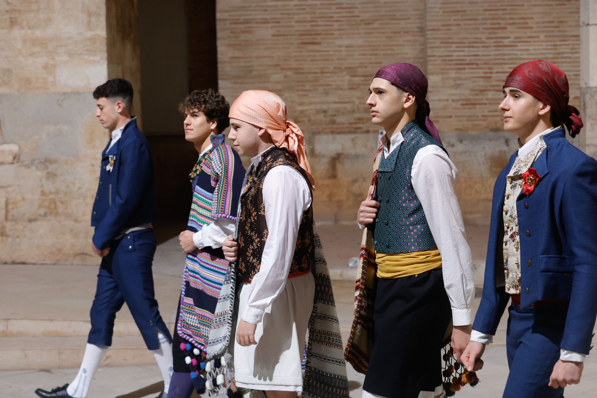 Todas las fotos de la Ofrenda del 17 de marzo por la calle San Vicente de 19:00 a 20:00 horas
