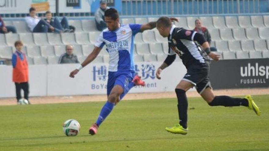 Imagen del partido de ayer entre el Llosetense y el Sabadell.