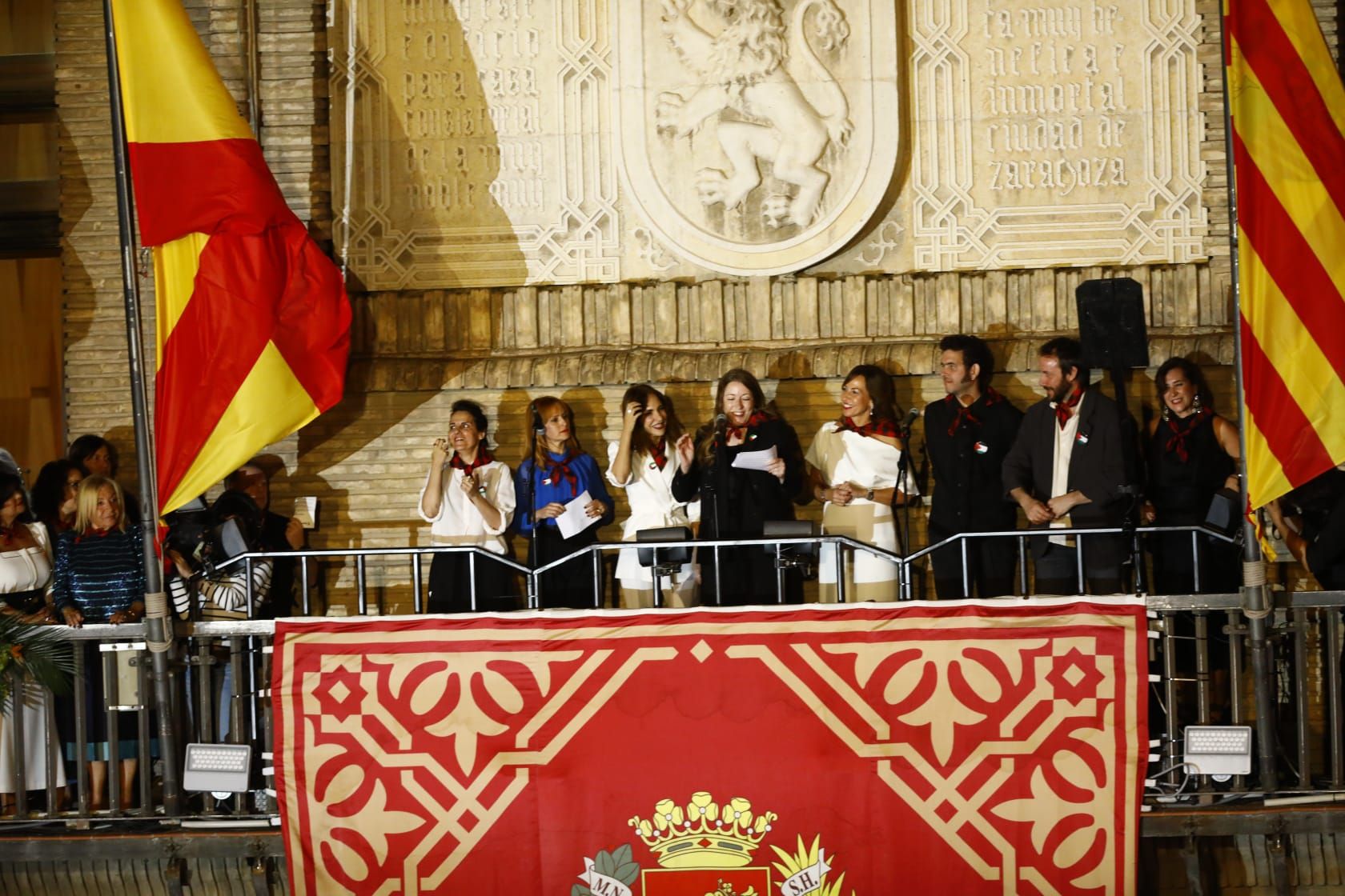 En imágenes | Primer día de las Fiestas del Pilar con las peñas y el pregón
