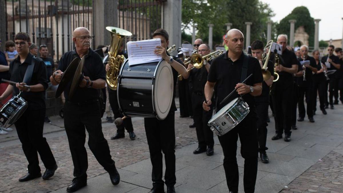 Músicos de la Banda de músico maestro Nacor Blanco