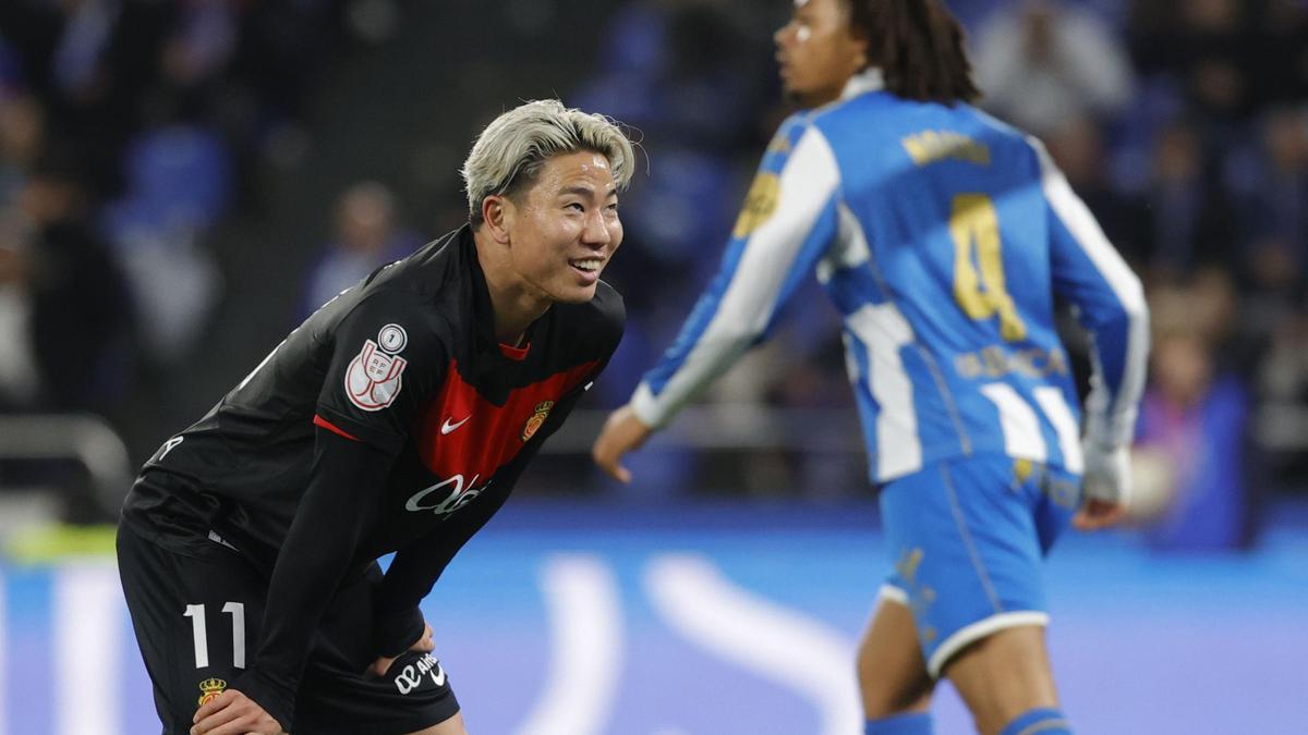 Asano se lamenta de una ocasión fallada en Riazor.