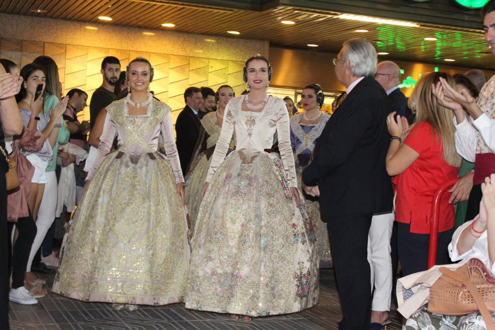 Estreno de las falleras mayores y cortes 2020 en Una Festa per a Tots