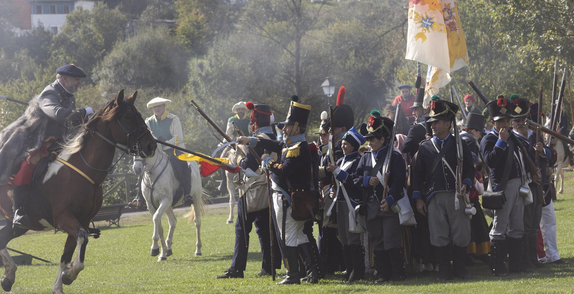 EN IMÁGENES: Así fue la recreación de la batalla del Desarme, en Oviedo