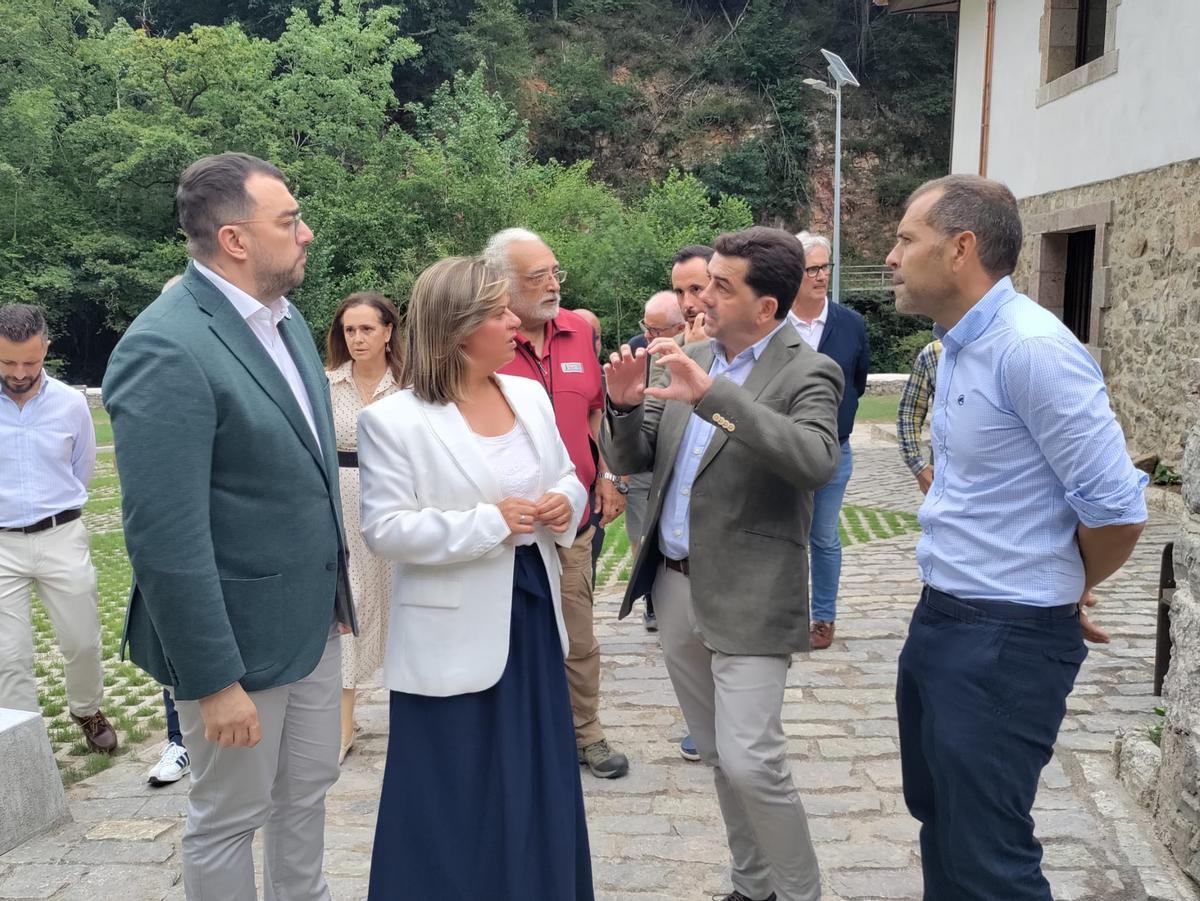 El nuevo aparcamiento en la finca Les Llanes El nuevo aparcamiento en la finca Les Llanes