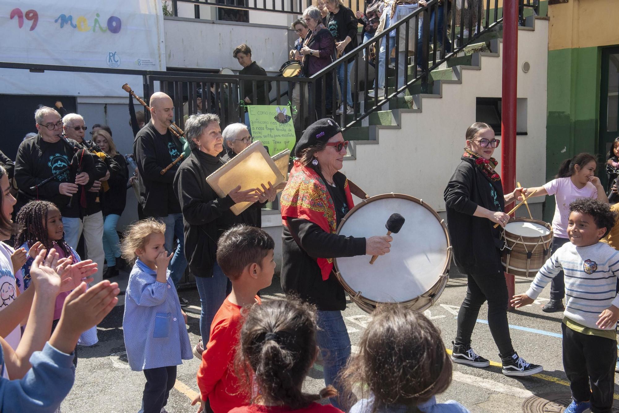Baile, pandeireta e alegría no Raquel Camacho