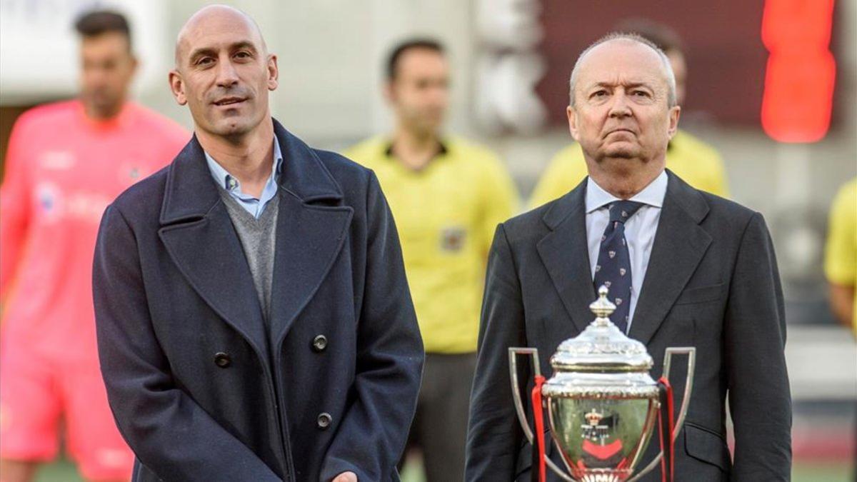 Francisco Egusquiaguirre, presidente del Arenas, junto a Luis Rubiales