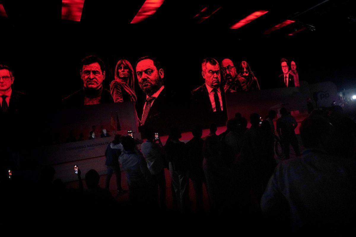 Proyección al inicio del Congreso Nacional del Partido Popular.