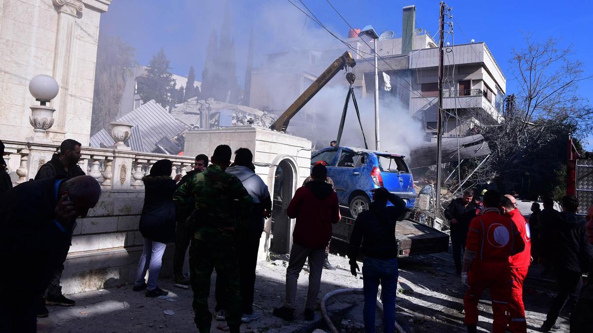 Cinco miembros de la Guardia Revolucionaria iraní mueren en un bombardeo atribuido a Israel en Damasco