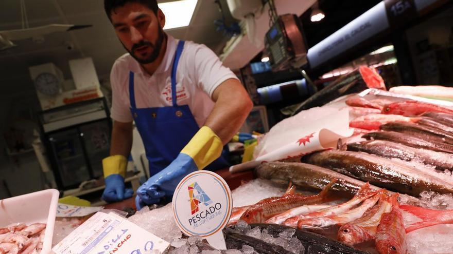 La crítica gastronómica madrileña incluye a la pescadería avilesina Casapesca entre las diez mejores de España