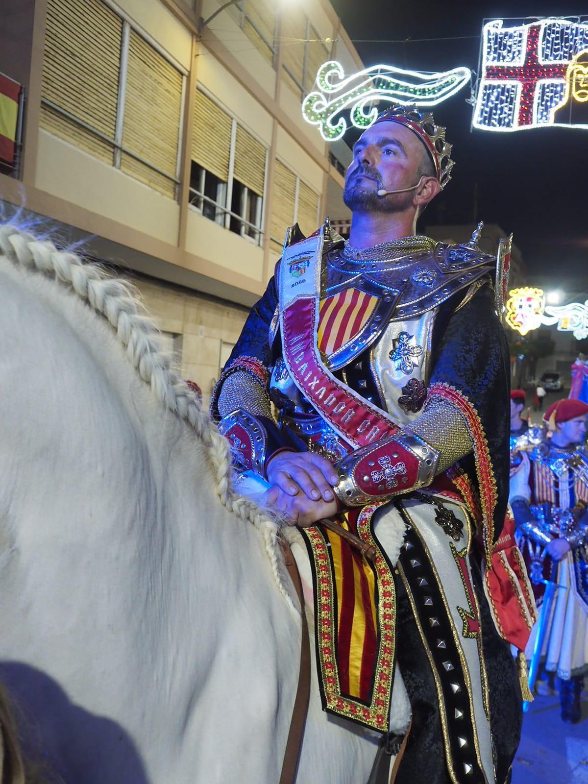 La Entrada Mora de los Moros y Cristianos de Agost, en imágenes
