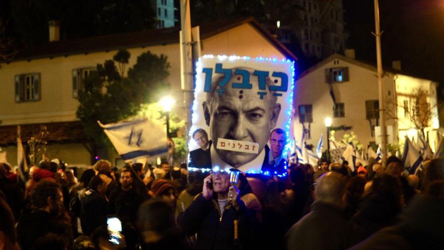 Netanyahu es desploma en els sondejos sota una tensió a l’alça