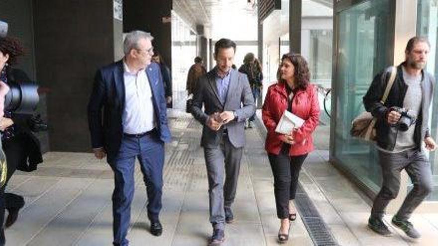 El presidente, Vicent Torres; el alcalde, Rafa Ruiz, y la consellera Pepa Marí, en el Cetis en 2016.