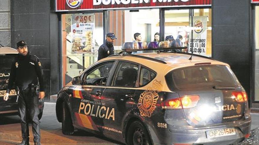 El joven apuñalado por la espalda, fuera de peligro tras la operación