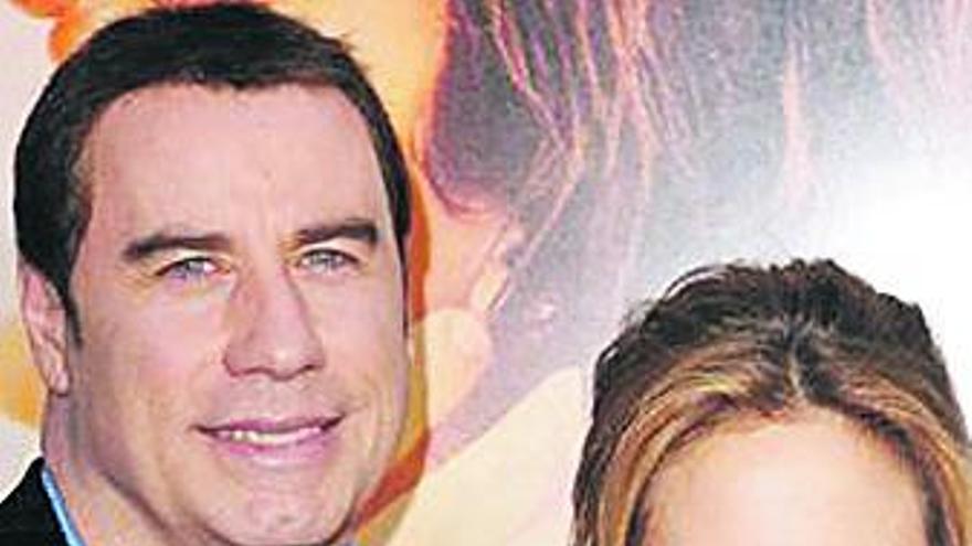 John Travolta y Kelly Preston esperan un hijo