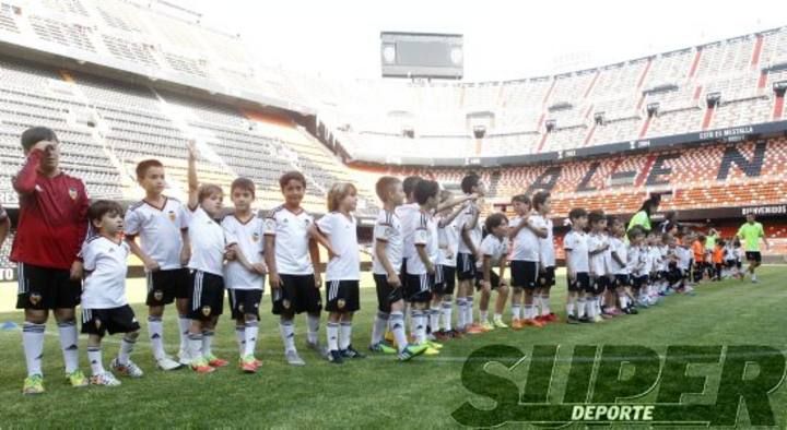 Si participaste en 'Yo pisé Mestalla' búscate en nuestra galería del martes