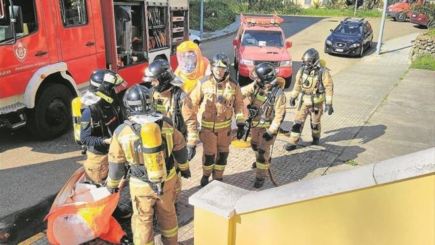 Una mujer sufre una crisis de ansiedad por el incendio de su vivienda en Jerez de los Caballeros