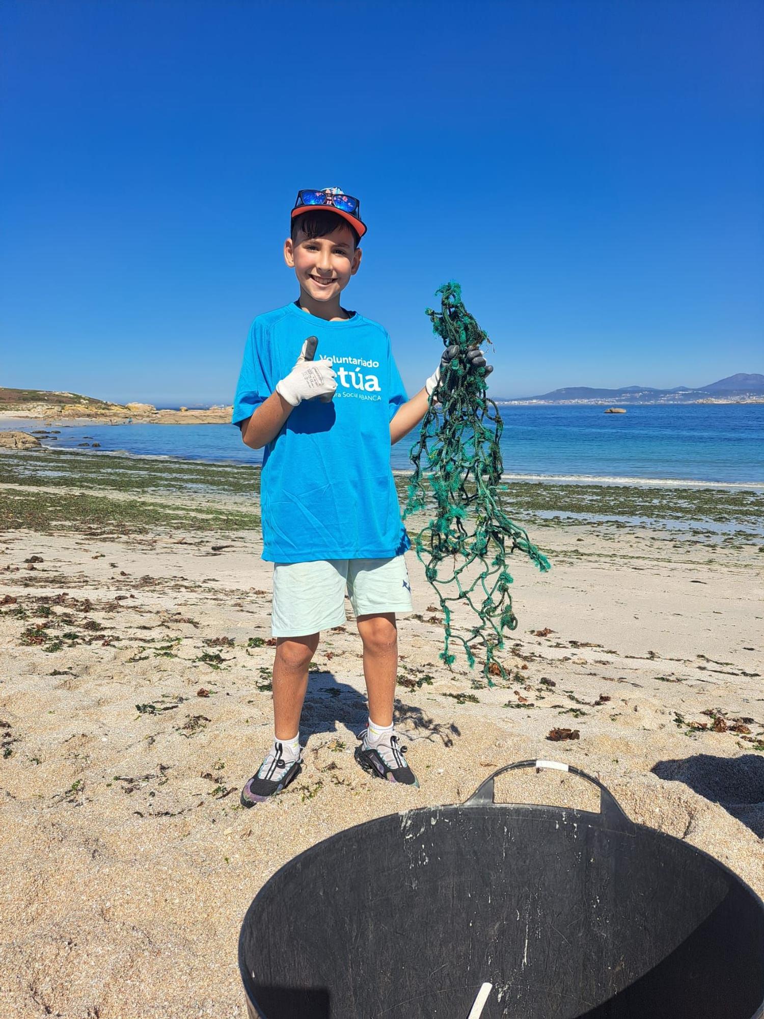 Nueva jornada de eliminación de basura marina en Sálvora, con el programa Plancton de Afundación.