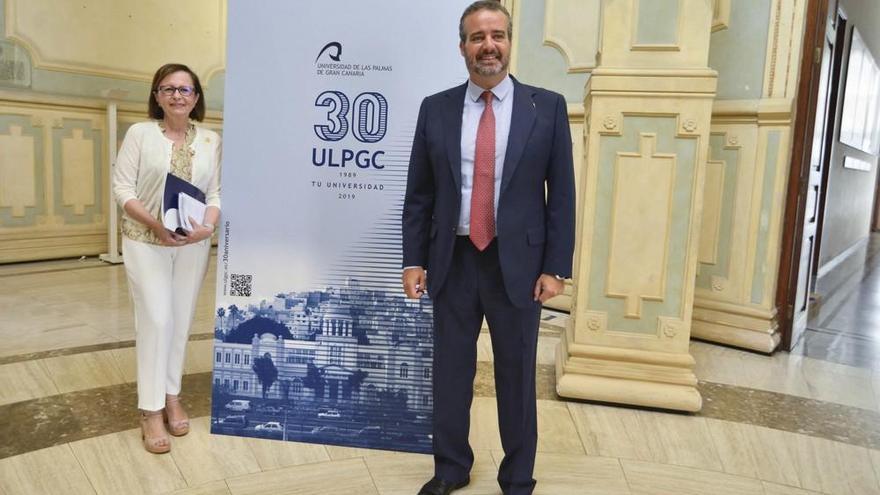 Vargas Llosa apadrina el 30 aniversario de la ULPGC