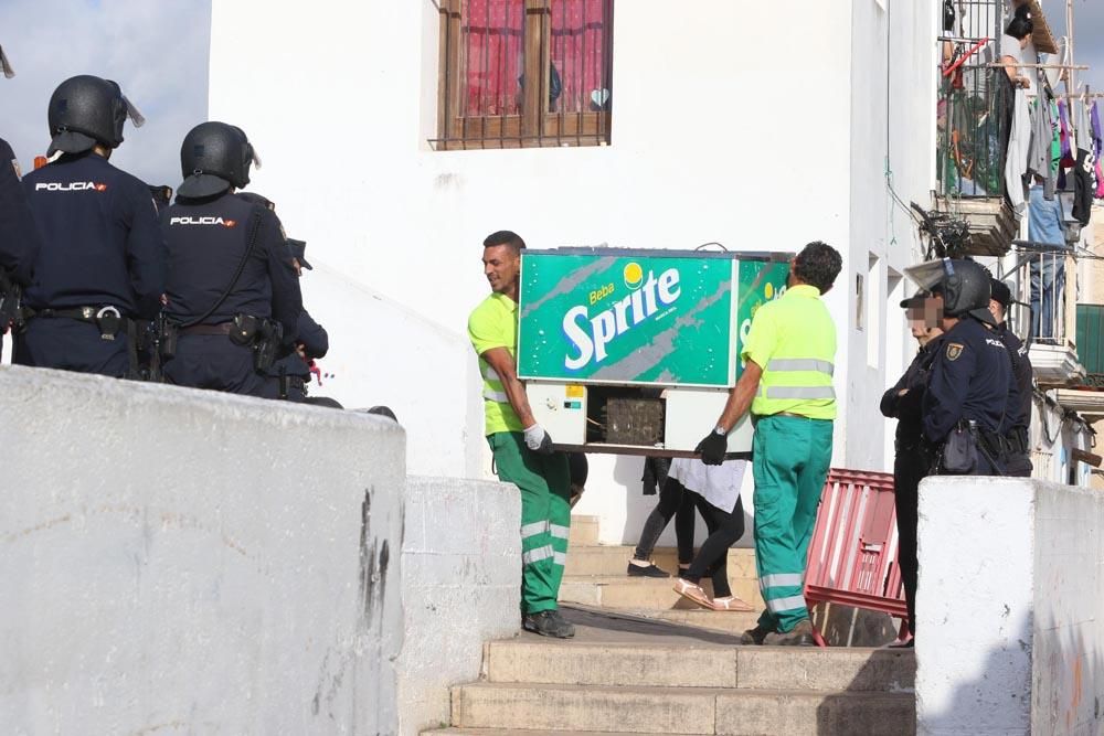 Operativo especial para el desalojo de sa Penya.