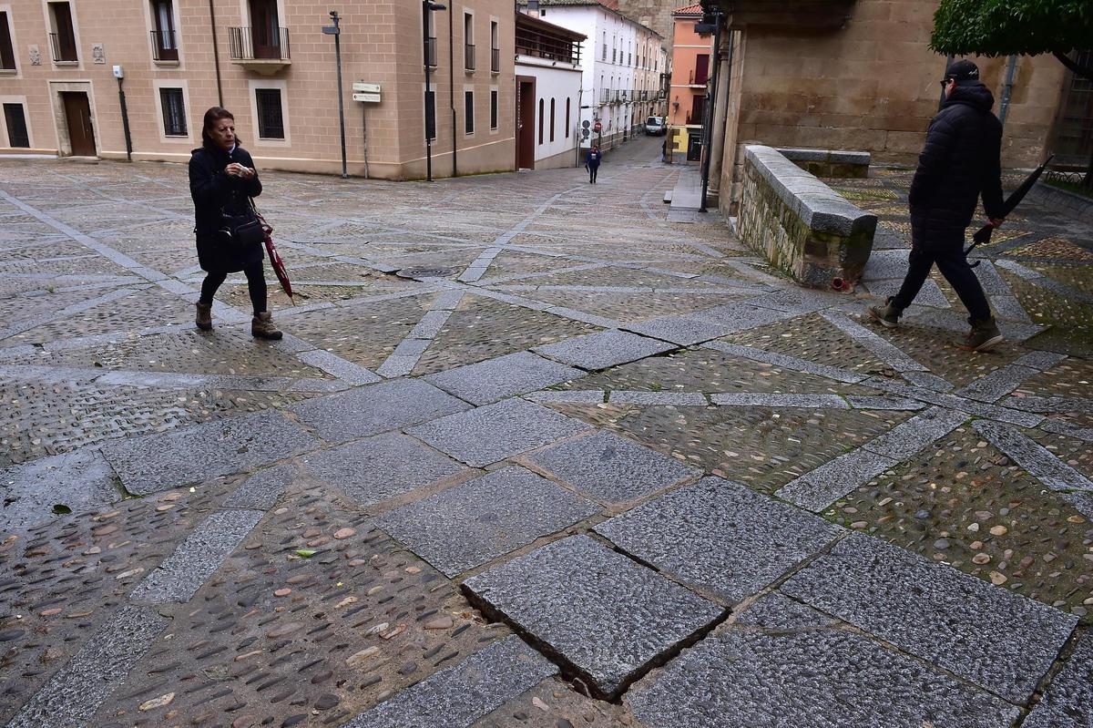 Fotogalería | Pavimento en mal estado en Plasencia