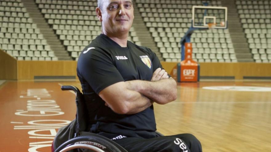 Carlos Bermúdez,  entrenador del Rehagirona-Bàsquet Girona al pavelló de Fontajau de Girona. | EMPORDÀ