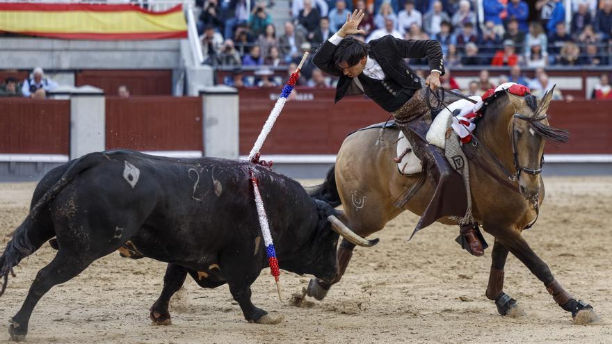 Dos orejas de consolación para Ventura y Marín en tarde de pocas emociones en Madrid